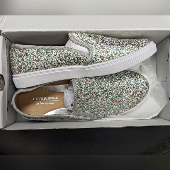 NWT Size 8 Glitter Slip on Sneaker - Picture 5 of 5